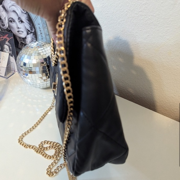 Badgley Mischka Black Large Chain Crossbody Bag with Big Diamond Quilting - Picture 5 of 11